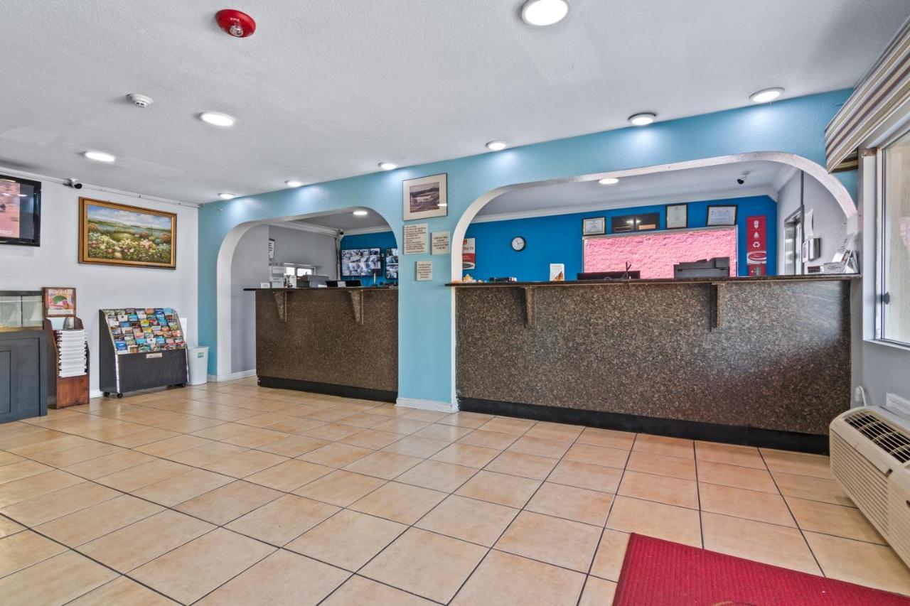 Econo Lodge Inn & Suites I-64 & Us 13 Virginia Beach Exteriör bild