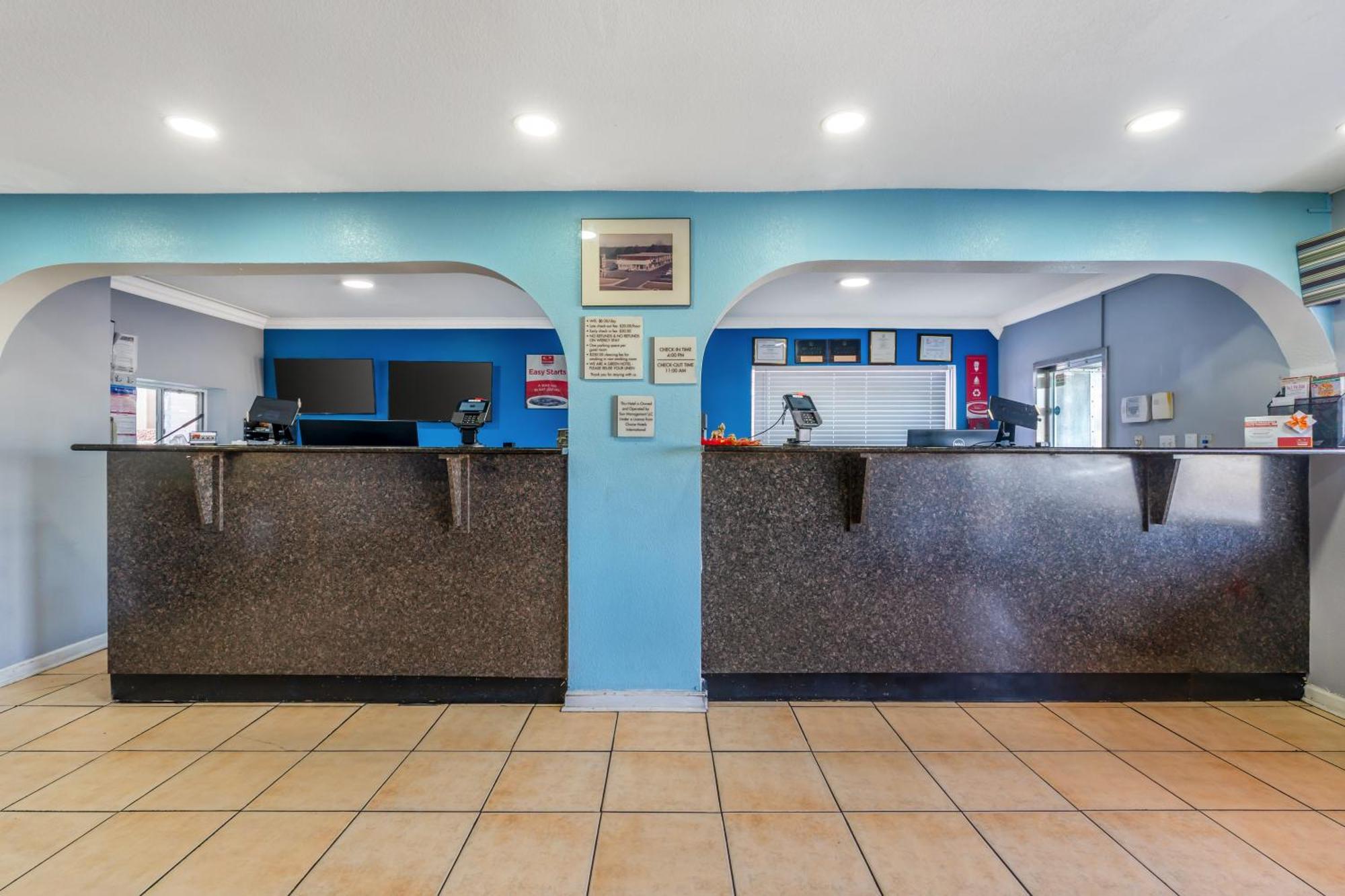 Econo Lodge Inn & Suites I-64 & Us 13 Virginia Beach Exteriör bild